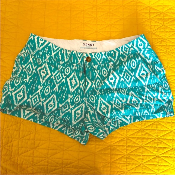 Size 8 Teal and White Geometric Old Navy Shorts - Picture 1 of 3